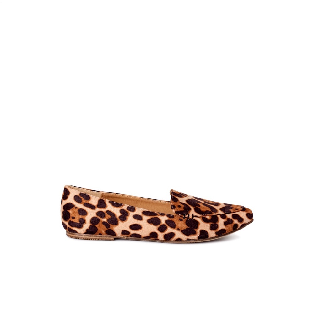 Time and Tru leopard flats NWT